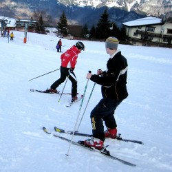 Ski Instruction Only in a  Group Lesson.     Complete Beginner